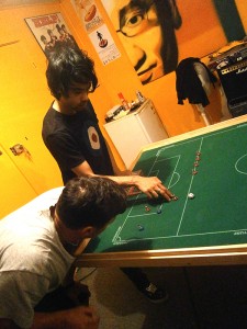 Raffaele getting a close look at Gordy's technique.